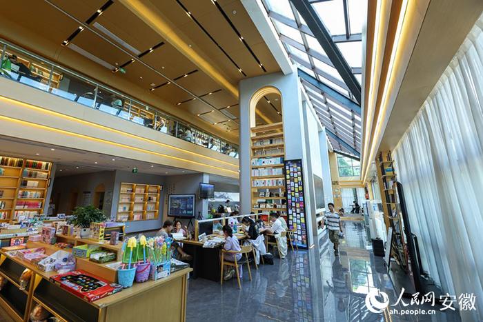 设计新颖的江湾书院。人民网记者 张俊摄