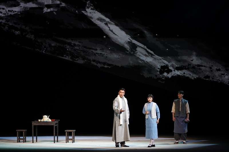 红色经典彰显人民伟力 《野火春风斗古城》在京首演