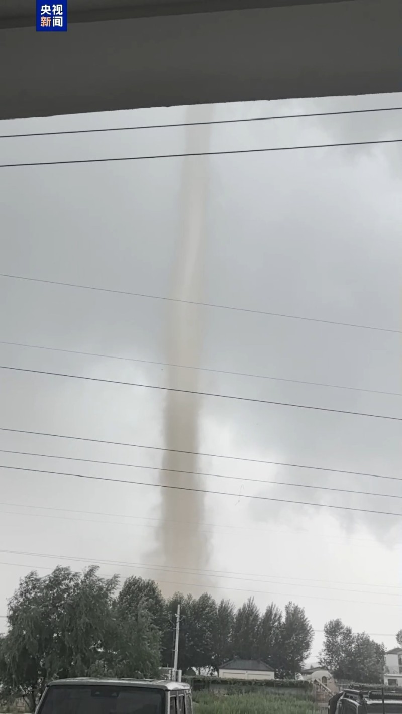 乌兰察布市察右后旗一地遭龙卷风袭击 未造成人员伤亡