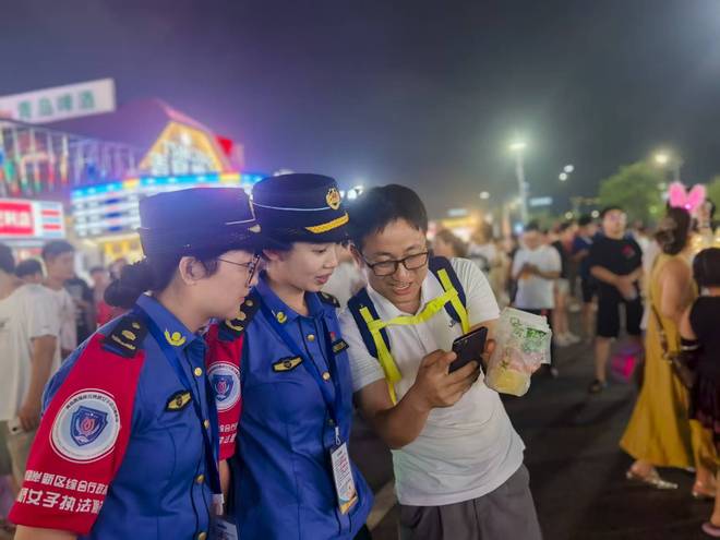 “执法蓝”护航啤酒节，文明风映照金沙滩 青岛西海岸新区综合行政执法队伍全力保障第35届青岛国际啤酒节西海岸会场平稳有序