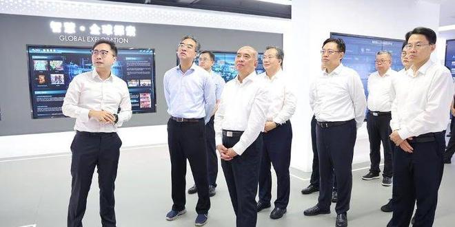 林武在青岛调研督导经济运行