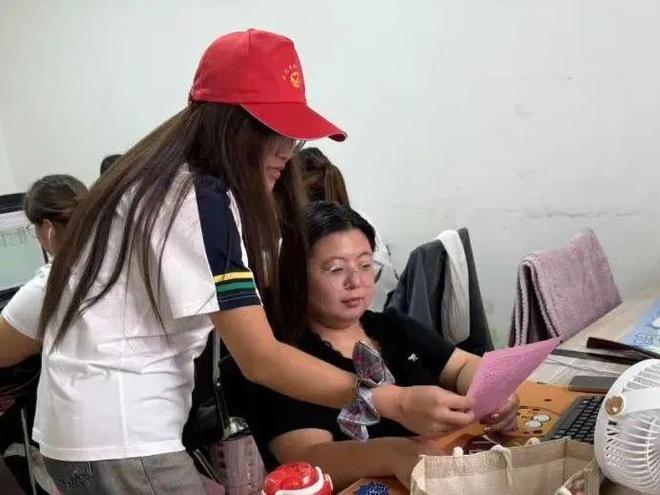 武邑开展《河北省网络生态文明公约》进企业宣传活动