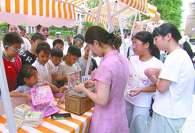 周末市集好热闹 点燃幸福邻里圈