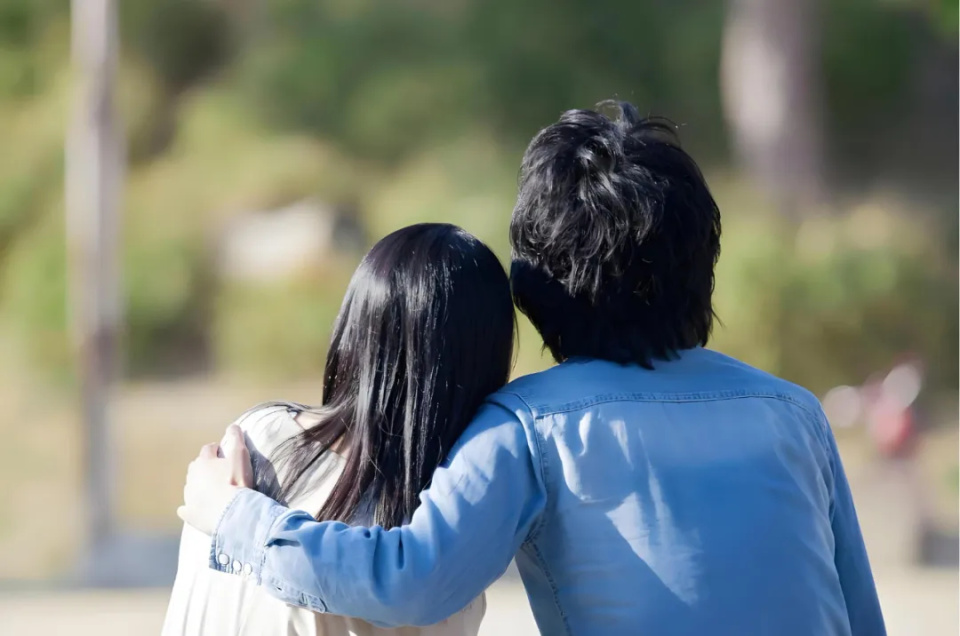 婚姻数据在下降，爱情阈值在上升：我们缺的从来不是选择，而是 “真诚算法”