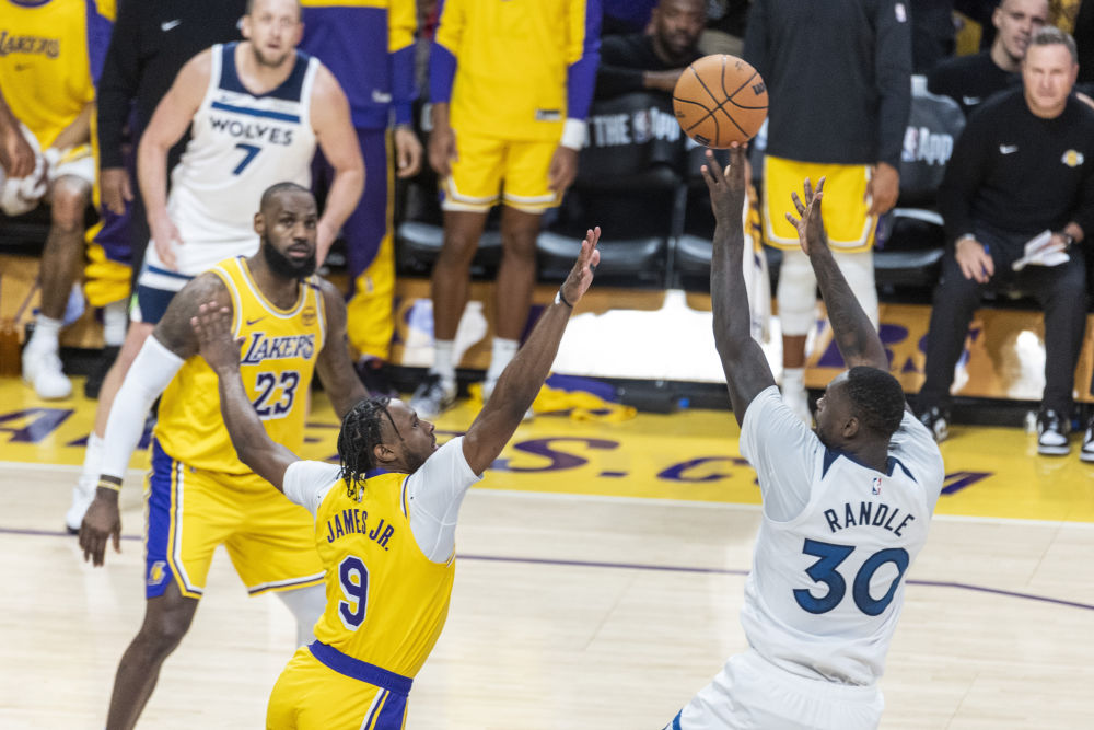 篮球——NBA常规赛：湖人胜森林狼