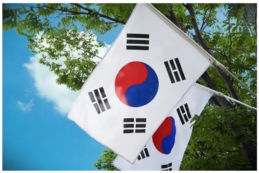 偷师中国友商，多家韩国MMO老厂杀入小游戏！游戏都长什么样？