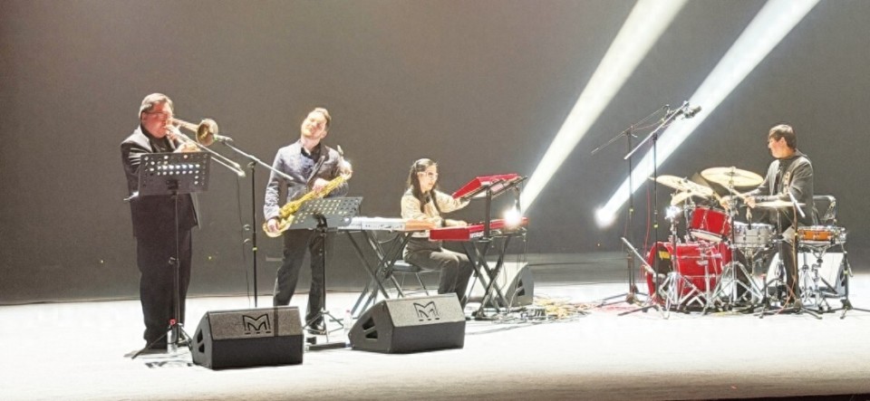 悠扬旋律点亮寒冬，“冬韵飞扬”第十届长春爵士音乐周火热进行_腾讯新闻